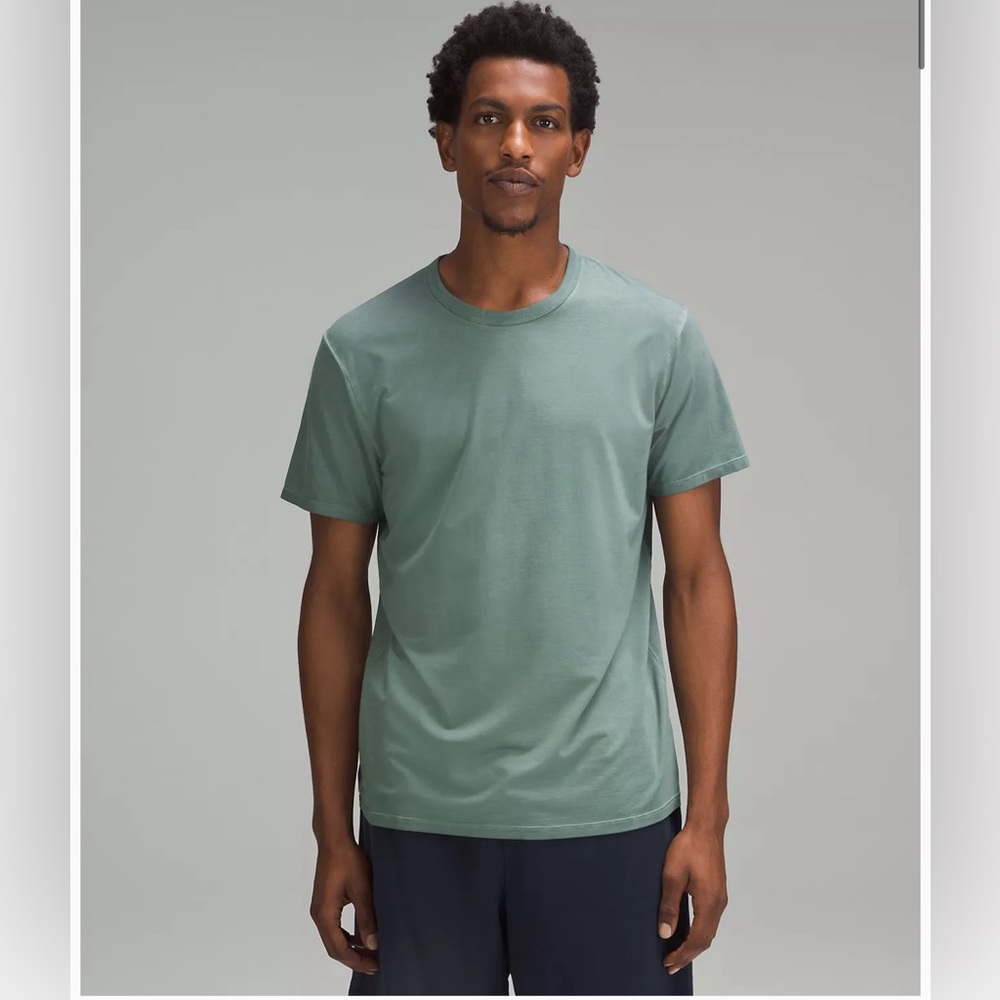 Men’s Lululemon Athletic T-Shirt Size Large
